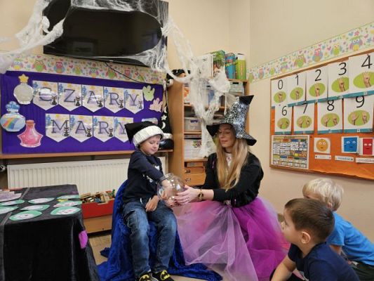 Grafika #7: 30.11.2023 Zabawy Andrzejkowe gr II