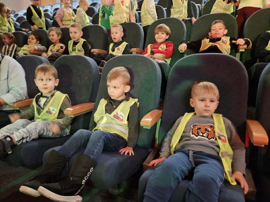 Grafika #10: 19.01.2024 Wyjazd do teatru do Słupska