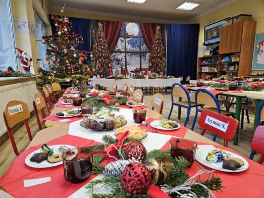 Grafika #1: 21.12.2023 Wigilia w przedszkolu