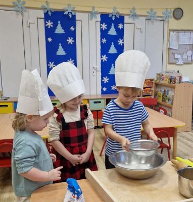 Grafika #0: 20.12.2023 Pieczemy pierniczki gr I