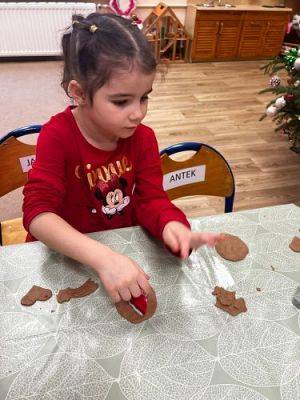 Grafika #17: 18.12.2023 Pieczemy pierniczki gr II