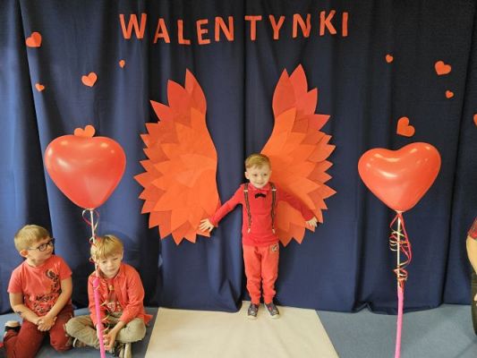 Grafika #0: 14.02.2024 Walentynkowy pokaz mody