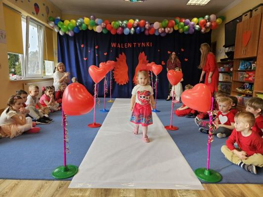 Grafika #6: 14.02.2024 Walentynkowy pokaz mody