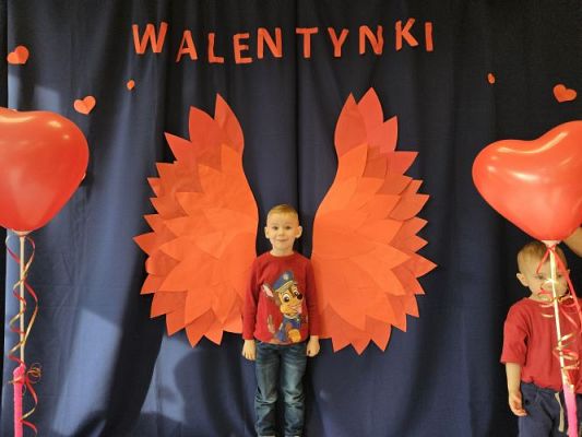 Grafika #16: 14.02.2024 Walentynkowy pokaz mody