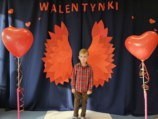 Grafika #24: 14.02.2024 Walentynkowy pokaz mody