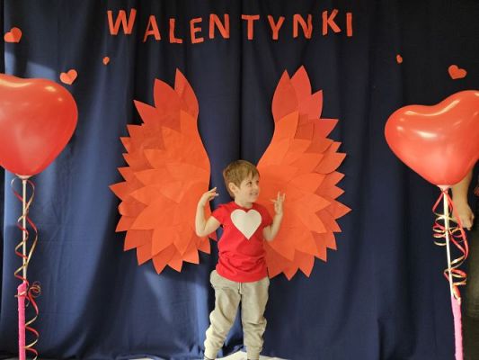 Grafika #25: 14.02.2024 Walentynkowy pokaz mody