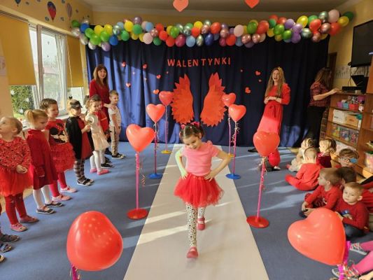 Grafika #41: 14.02.2024 Walentynkowy pokaz mody