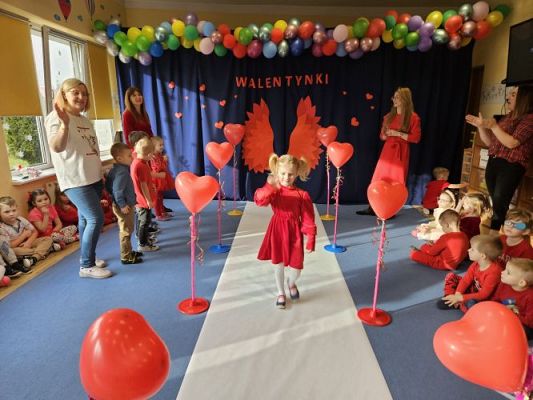 Grafika #52: 14.02.2024 Walentynkowy pokaz mody