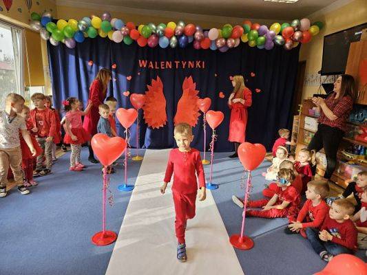 Grafika #56: 14.02.2024 Walentynkowy pokaz mody