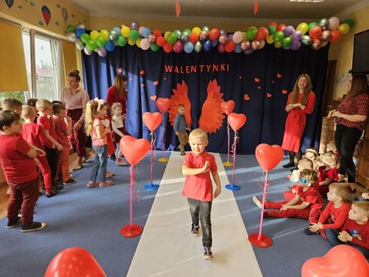 Grafika #59: 14.02.2024 Walentynkowy pokaz mody