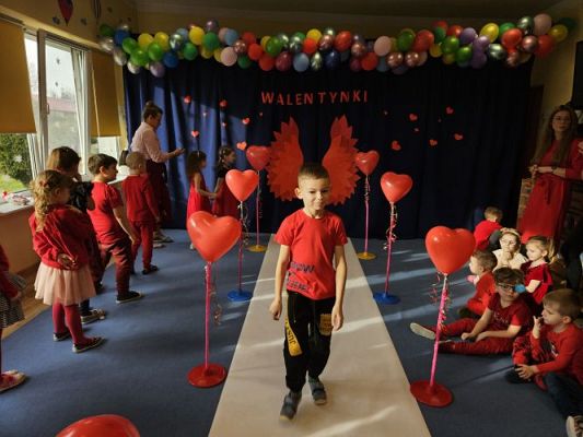 Grafika #69: 14.02.2024 Walentynkowy pokaz mody