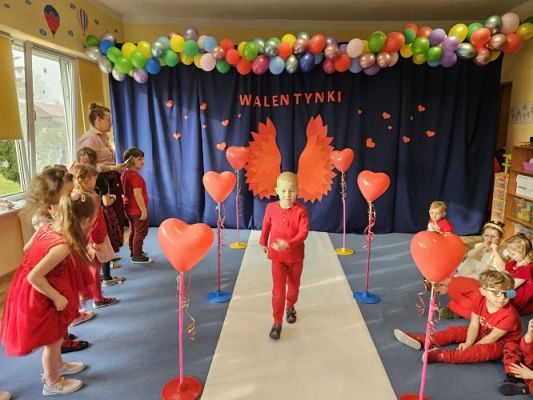 Grafika #73: 14.02.2024 Walentynkowy pokaz mody