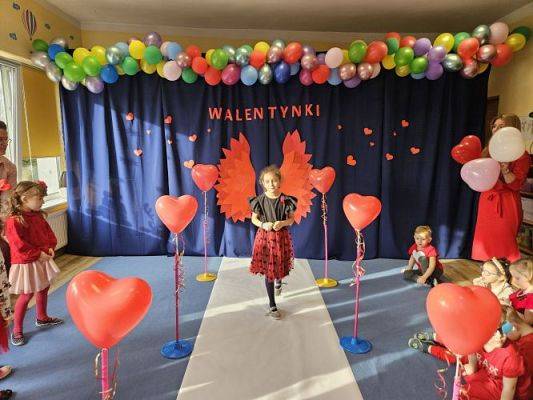 Grafika #77: 14.02.2024 Walentynkowy pokaz mody