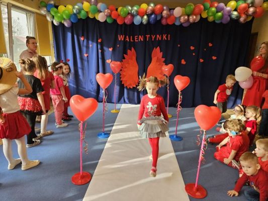 Grafika #81: 14.02.2024 Walentynkowy pokaz mody