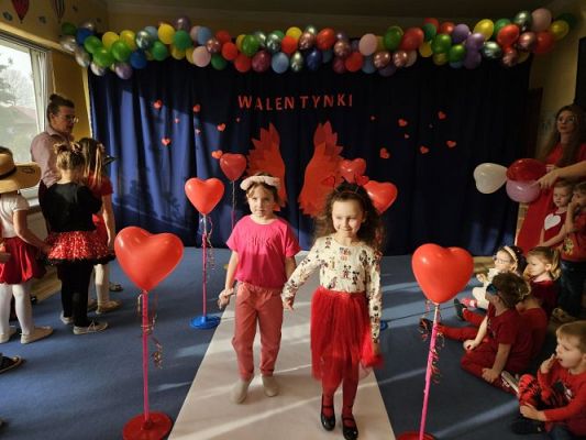 Grafika #83: 14.02.2024 Walentynkowy pokaz mody