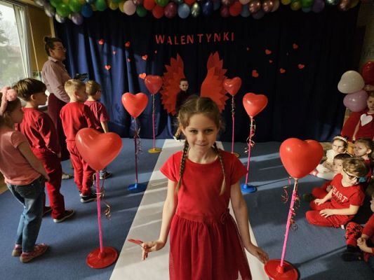 Grafika #92: 14.02.2024 Walentynkowy pokaz mody