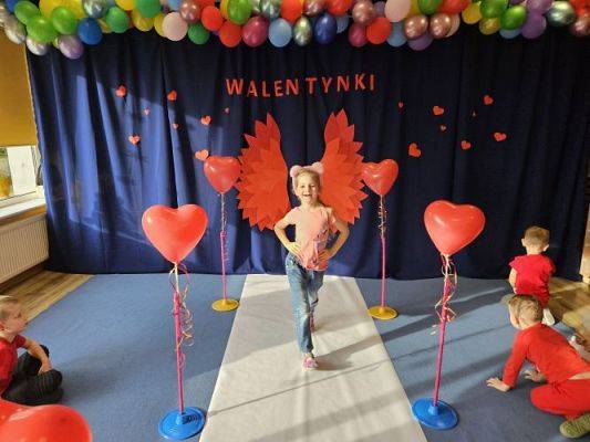 Grafika #99: 14.02.2024 Walentynkowy pokaz mody