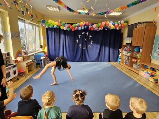 Grafika #24: 09.02.2024 Pokaz gimnastyki i akrobatyki