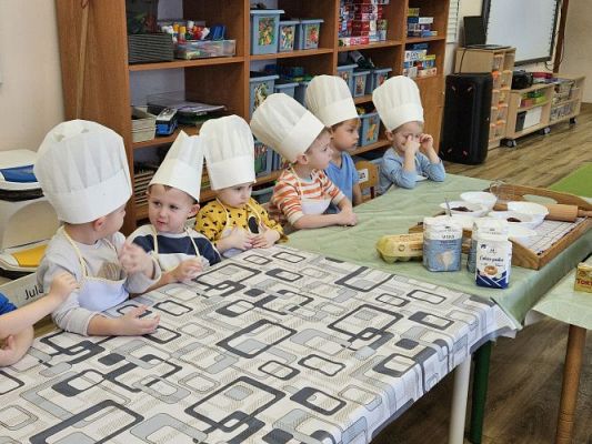 Grafika #6: 08.02.2024 Tłusty czwartek