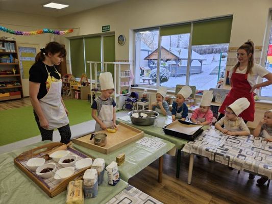 Grafika #10: 08.02.2024 Tłusty czwartek