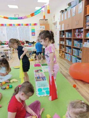 Grafika #16: 07.02.2024 Zabawy ruchowe i sensoryczne w grupie Starszaków