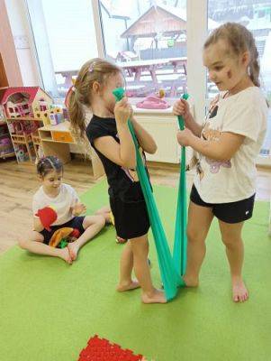 Grafika #32: 07.02.2024 Zabawy ruchowe i sensoryczne w grupie Starszaków