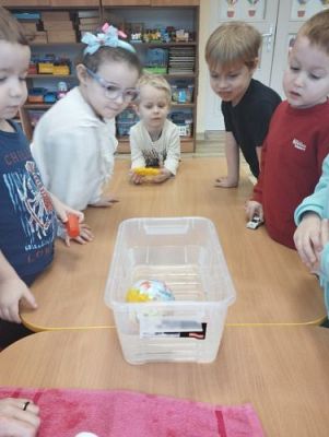 Grafika #11: 05.02.2024 Zabawy badawcze w gr I