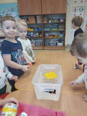 Grafika #14: 05.02.2024 Zabawy badawcze w gr I