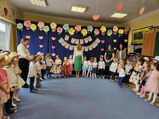 Grafika #4: 08.03.2024 Dzień Kobiet w naszym przedszkolu