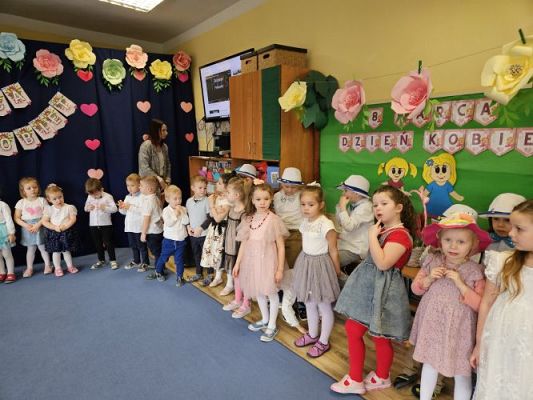 Grafika #6: 08.03.2024 Dzień Kobiet w naszym przedszkolu