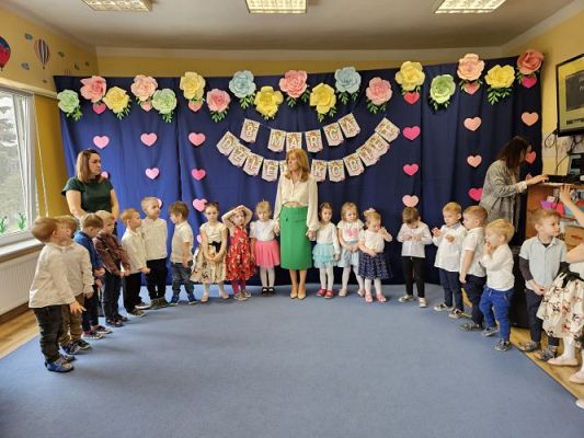 Grafika #7: 08.03.2024 Dzień Kobiet w naszym przedszkolu