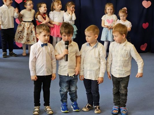 Grafika #12: 08.03.2024 Dzień Kobiet w naszym przedszkolu