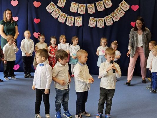 Grafika #13: 08.03.2024 Dzień Kobiet w naszym przedszkolu