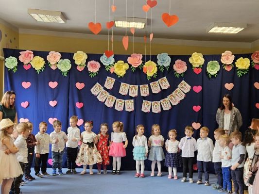 Grafika #19: 08.03.2024 Dzień Kobiet w naszym przedszkolu