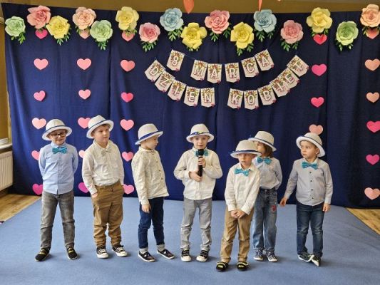 Grafika #25: 08.03.2024 Dzień Kobiet w naszym przedszkolu