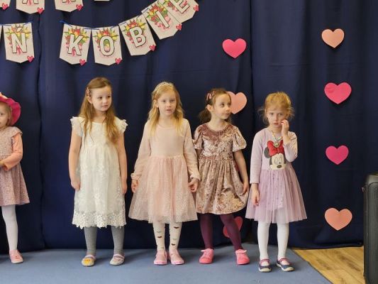 Grafika #32: 08.03.2024 Dzień Kobiet w naszym przedszkolu