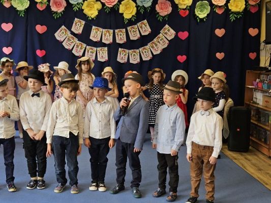 Grafika #42: 08.03.2024 Dzień Kobiet w naszym przedszkolu