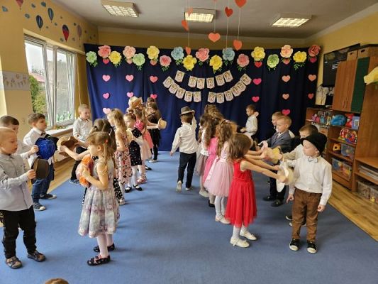 Grafika #48: 08.03.2024 Dzień Kobiet w naszym przedszkolu