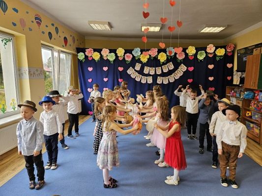 Grafika #50: 08.03.2024 Dzień Kobiet w naszym przedszkolu