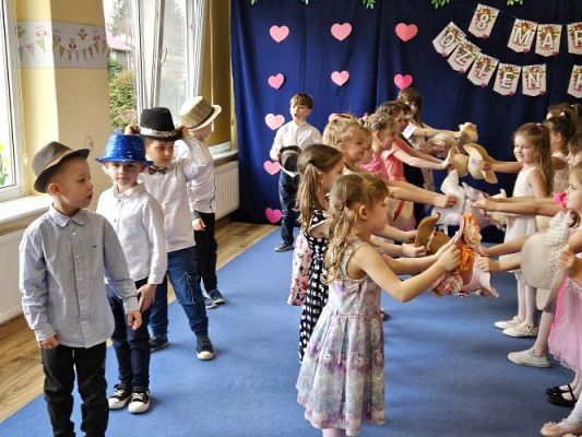 Grafika #51: 08.03.2024 Dzień Kobiet w naszym przedszkolu