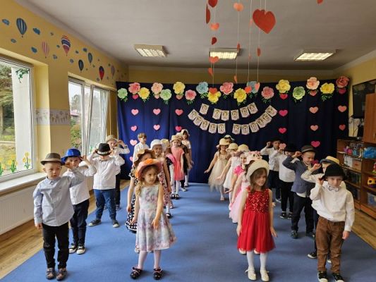 Grafika #55: 08.03.2024 Dzień Kobiet w naszym przedszkolu