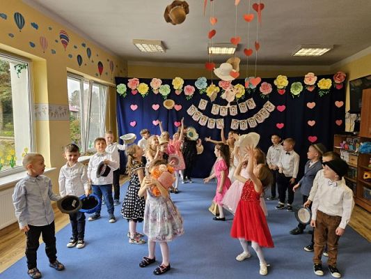 Grafika #56: 08.03.2024 Dzień Kobiet w naszym przedszkolu