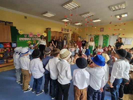 Grafika #65: 08.03.2024 Dzień Kobiet w naszym przedszkolu