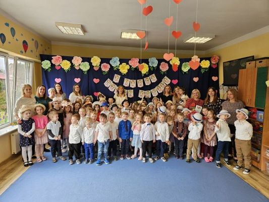 Grafika #75: 08.03.2024 Dzień Kobiet w naszym przedszkolu