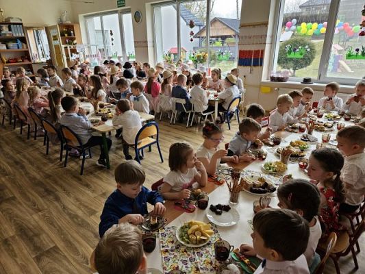 Grafika #77: 08.03.2024 Dzień Kobiet w naszym przedszkolu