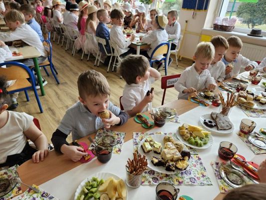 Grafika #79: 08.03.2024 Dzień Kobiet w naszym przedszkolu