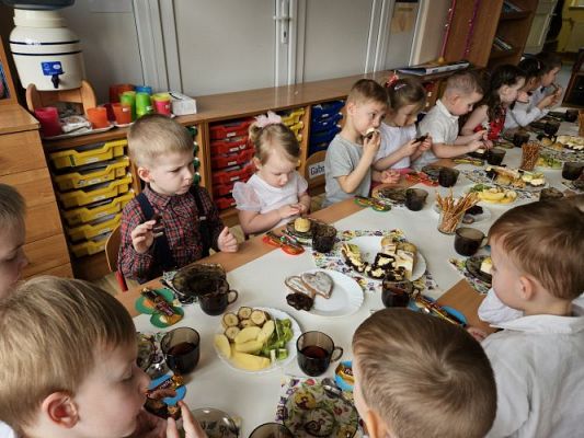 Grafika #81: 08.03.2024 Dzień Kobiet w naszym przedszkolu