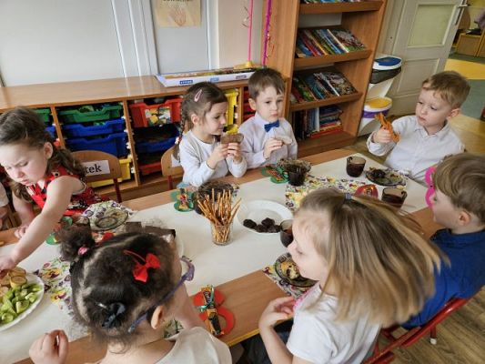 Grafika #83: 08.03.2024 Dzień Kobiet w naszym przedszkolu