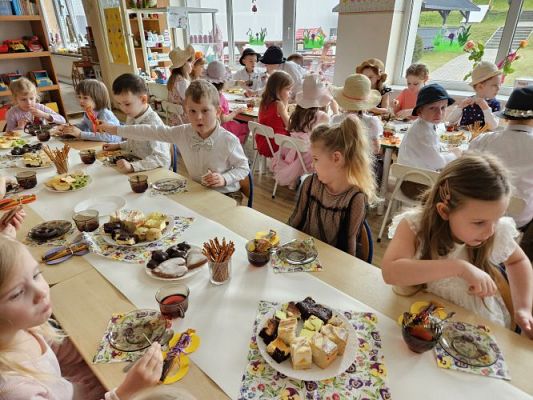 Grafika #85: 08.03.2024 Dzień Kobiet w naszym przedszkolu