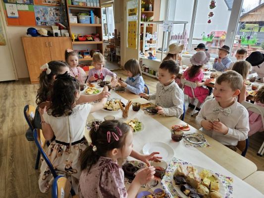 Grafika #86: 08.03.2024 Dzień Kobiet w naszym przedszkolu